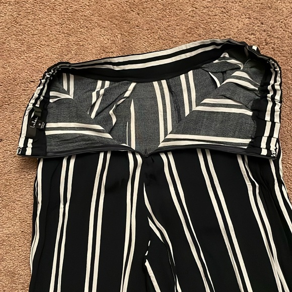 Lulu’s Coastal Living Navy Blue & White Striped Pants Medium - Picture 6 of 10